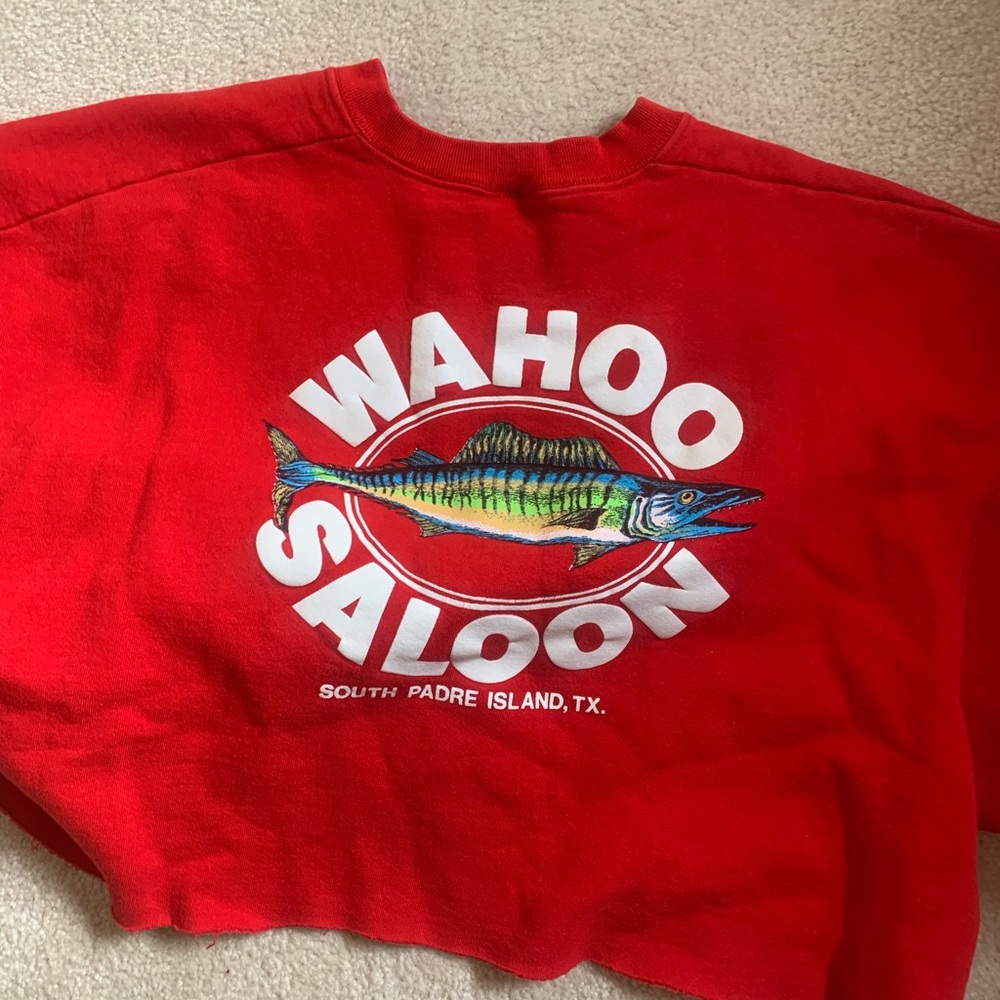 Cropped crew neck red